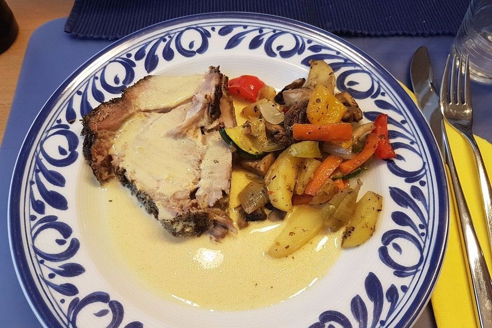 Köstlicher Kräuterbraten mit Sahnesauce