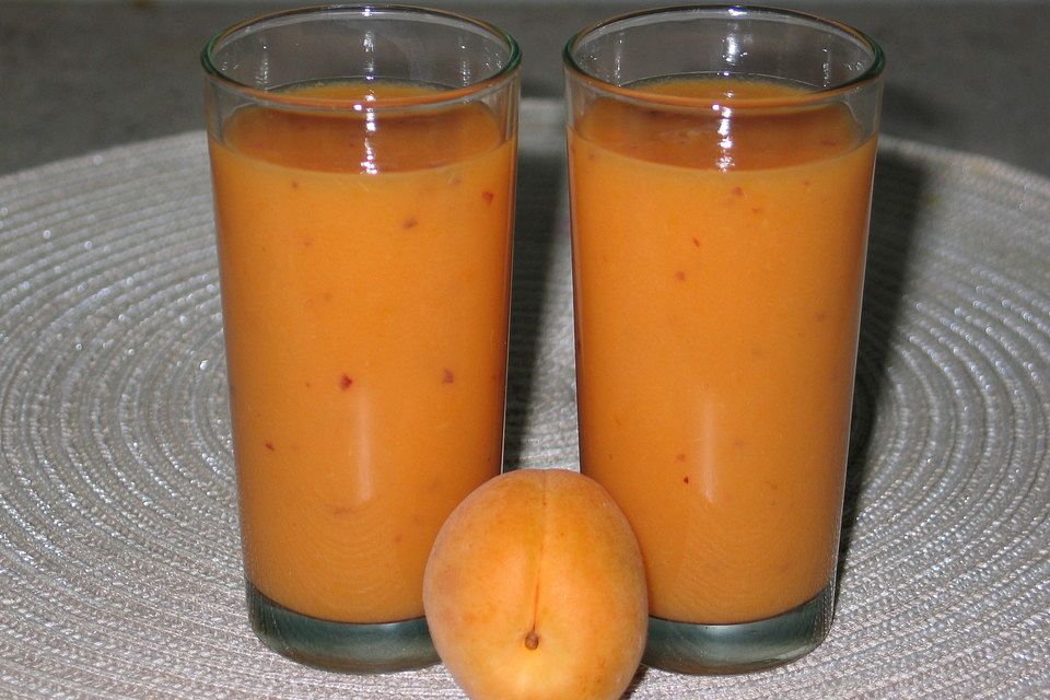 Aprikosen-Orangen-Smoothie