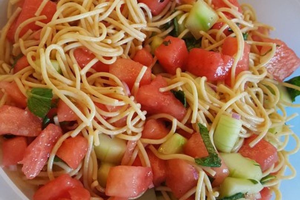 Frisch-fruchtiger Spaghetti-Salat