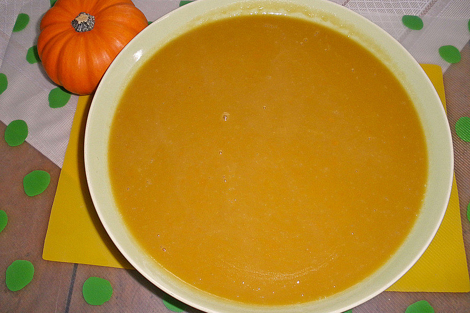 Kürbis-Maroni-Kartoffelsuppe