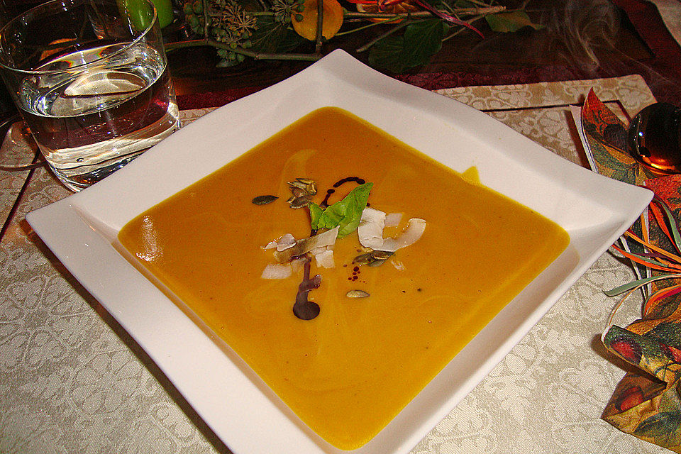 Exotische Kürbiscremesuppe