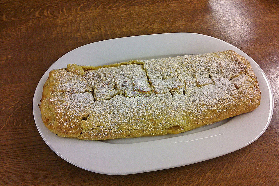 Apfelstrudel aus Mürbeteig