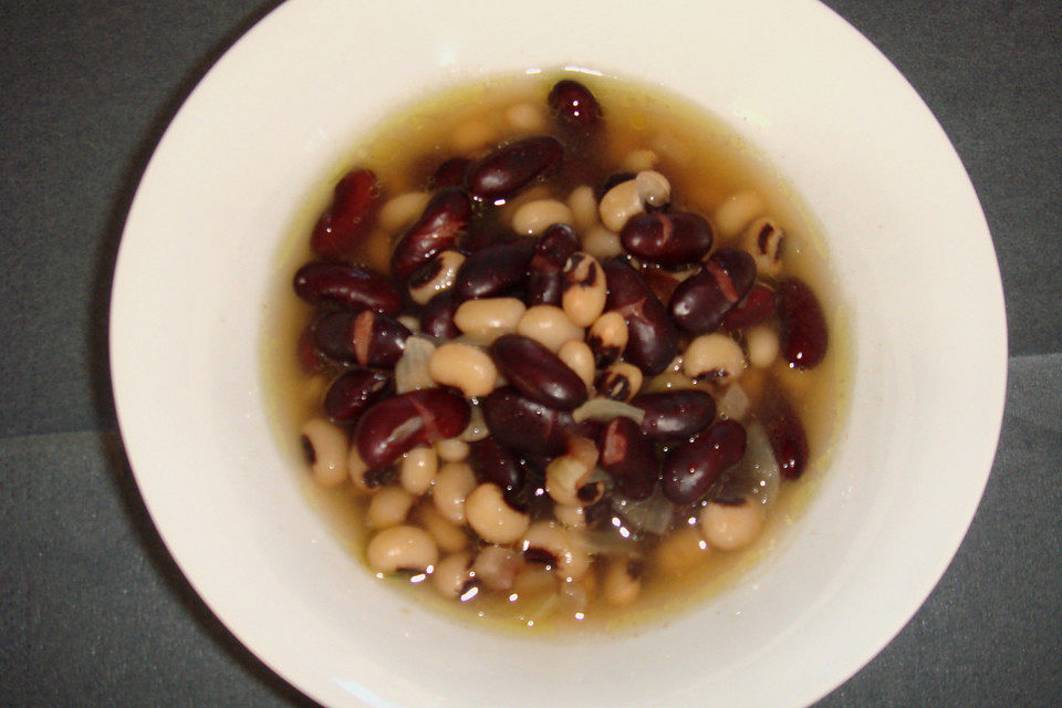 Schnelle Bohnensuppe mit Mehlspatzen