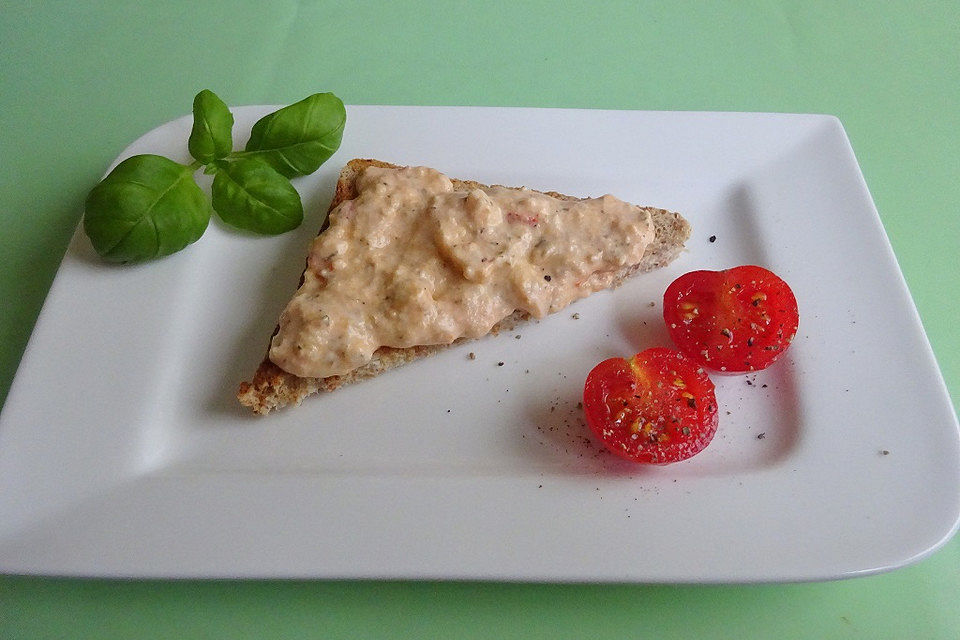 Brotaufstrich Tomate-Mozzarella