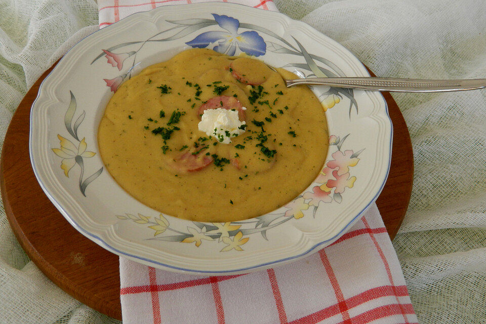 Fruchtige Linsensuppe pikant