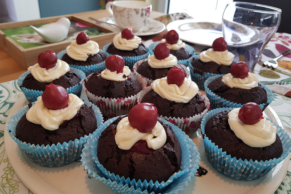 Schwarzwälder Kirsch-Cupcakes vegan