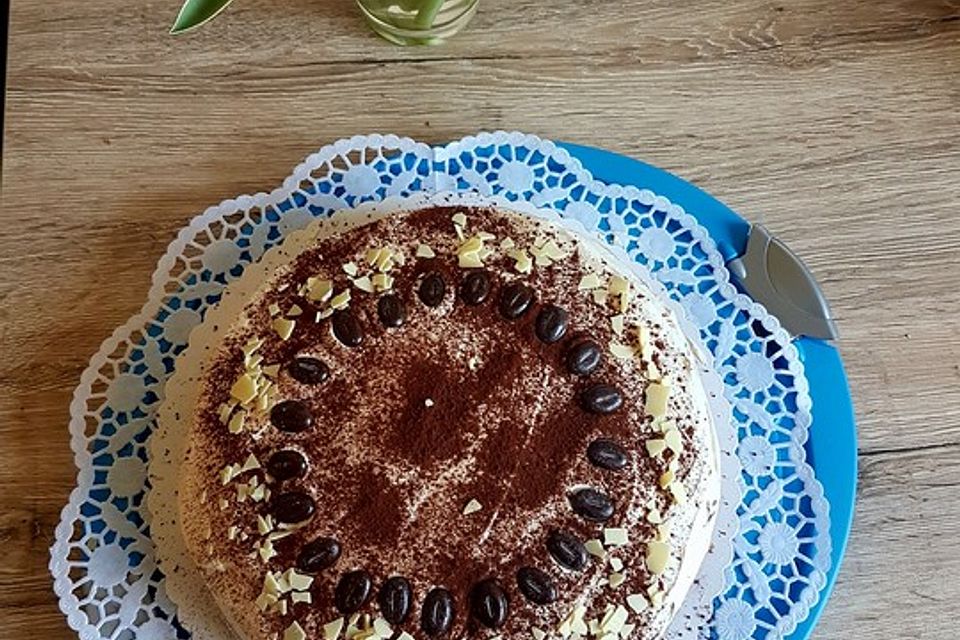 Cappuccino-Krümel-Torte