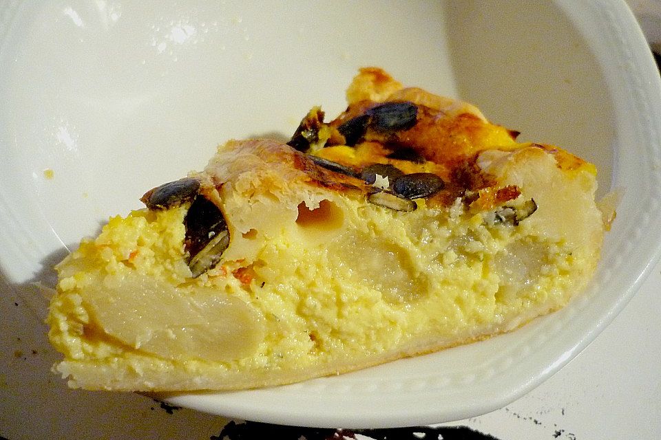 Spargelkuchen mit Pinienkernen