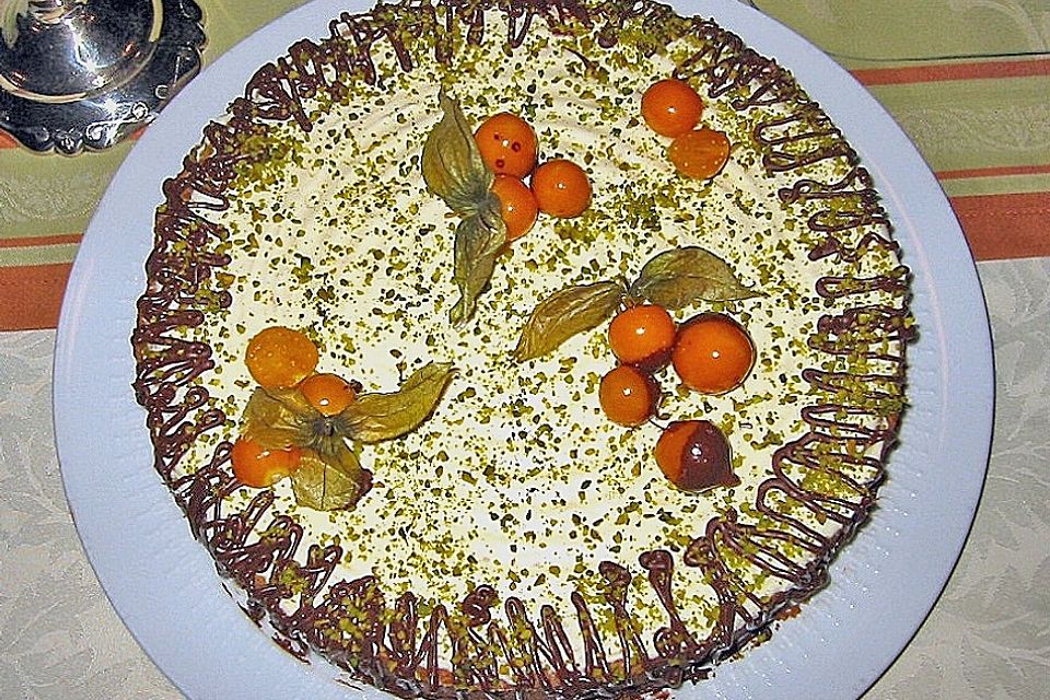 Maracuja-Quarktorte mit Kapstachelbeeren