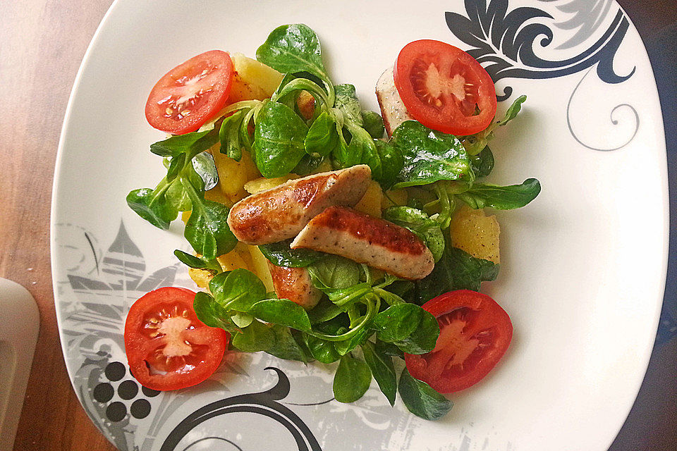 Bratkartoffelsalat mit Bratwirschtl