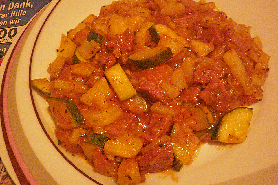 Mediterrane Kartoffelpfanne mit Salami