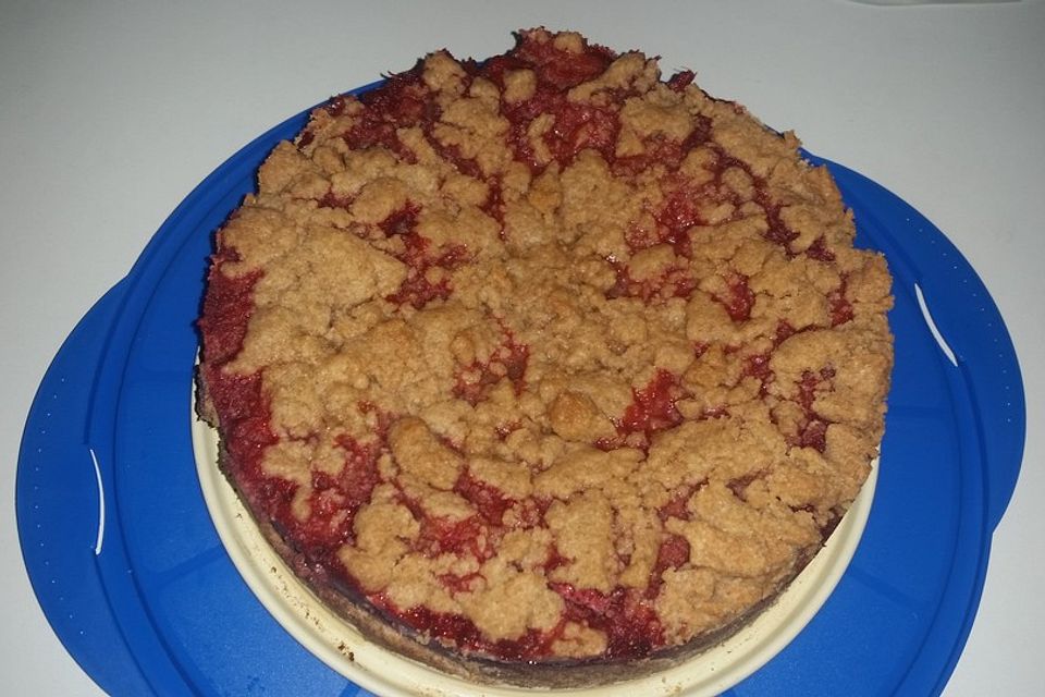 Veganer Erdbeer-Streuselkuchen