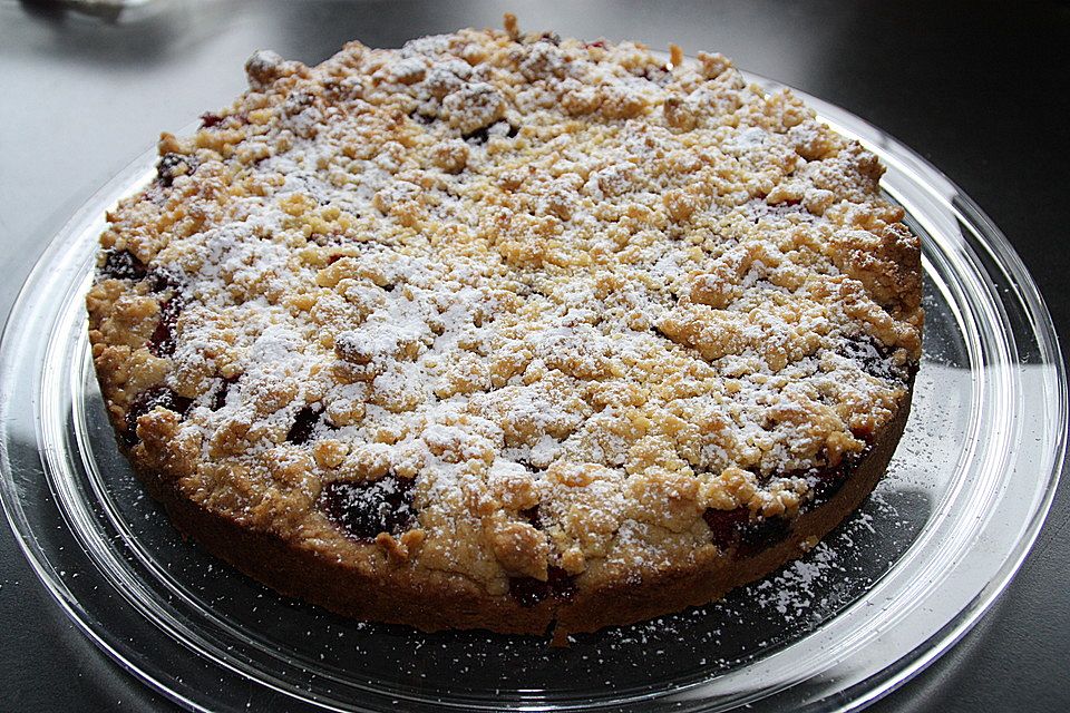 Veganer Erdbeer-Streuselkuchen