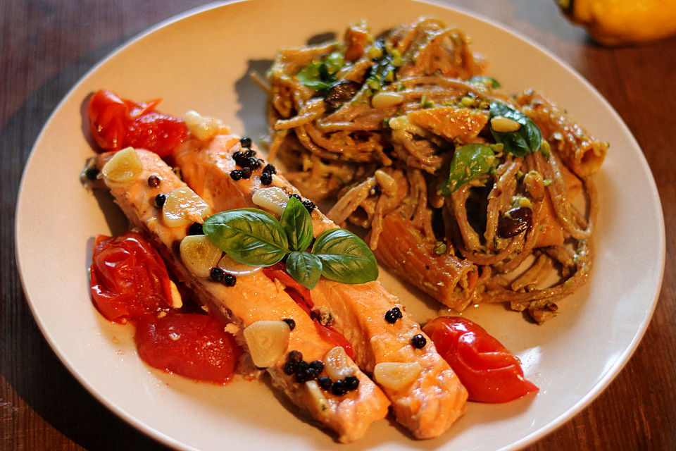 Pasta mit Avocado