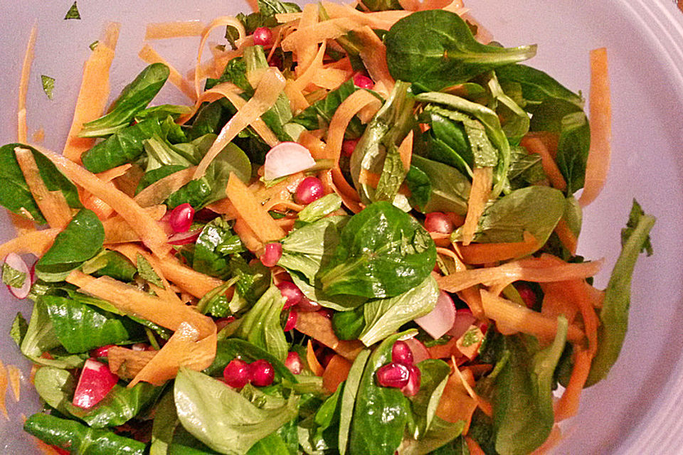 Feldsalat mit Granatapfel