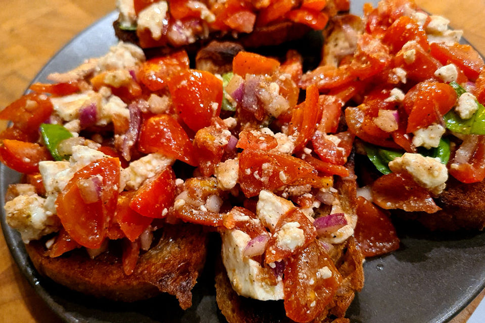 Ciabatta-Bruschetta mit Feta