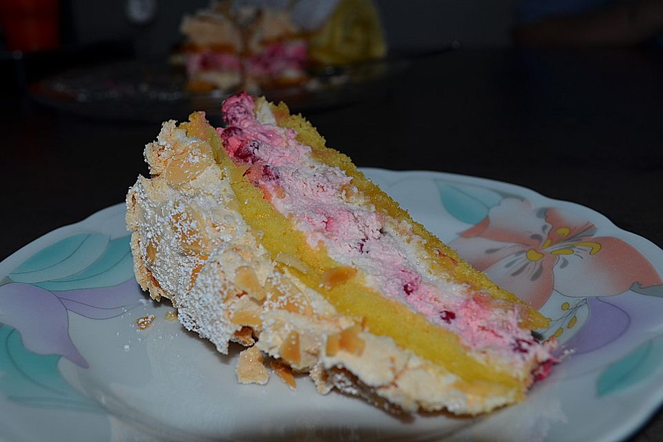 Johannisbeer - Baiser - Torte