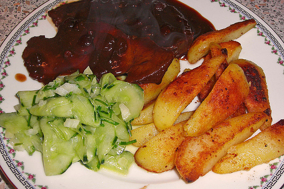 Hirschbraten mit Preiselbeerrahm