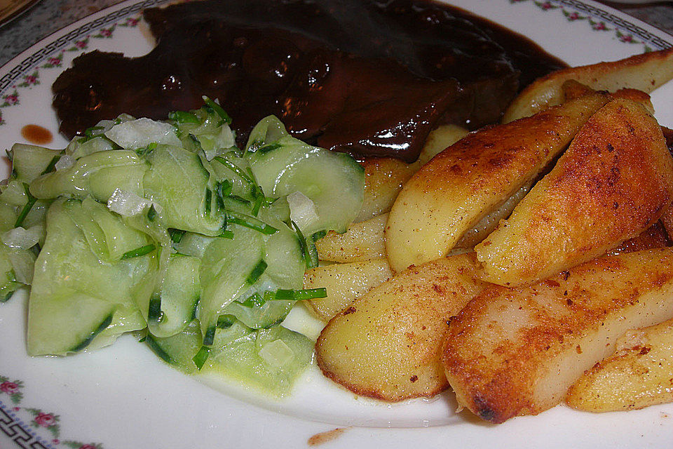 Hirschbraten mit Preiselbeerrahm