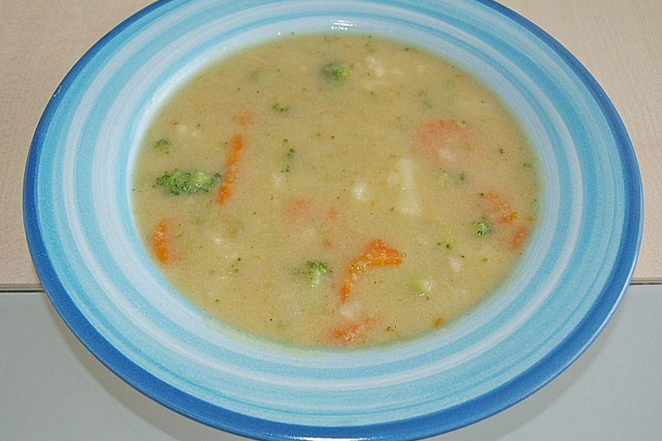 Grießsuppe mit Gemüse