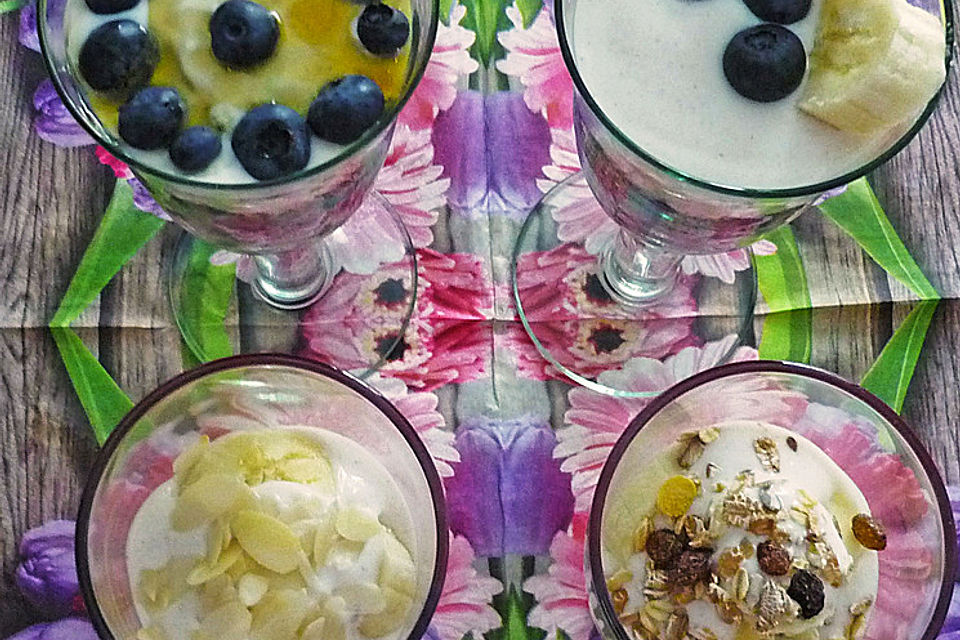 Joghurt-Dessert mit Heidelbeeren