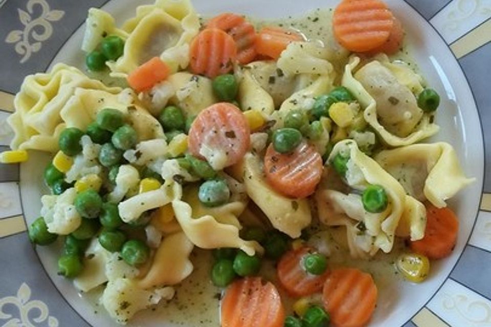 Tortellini mit Buttergemüse