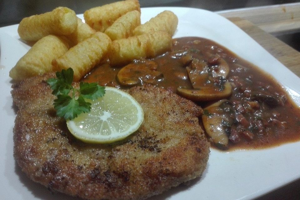 Jägerschnitzel mit Bratkartoffeln