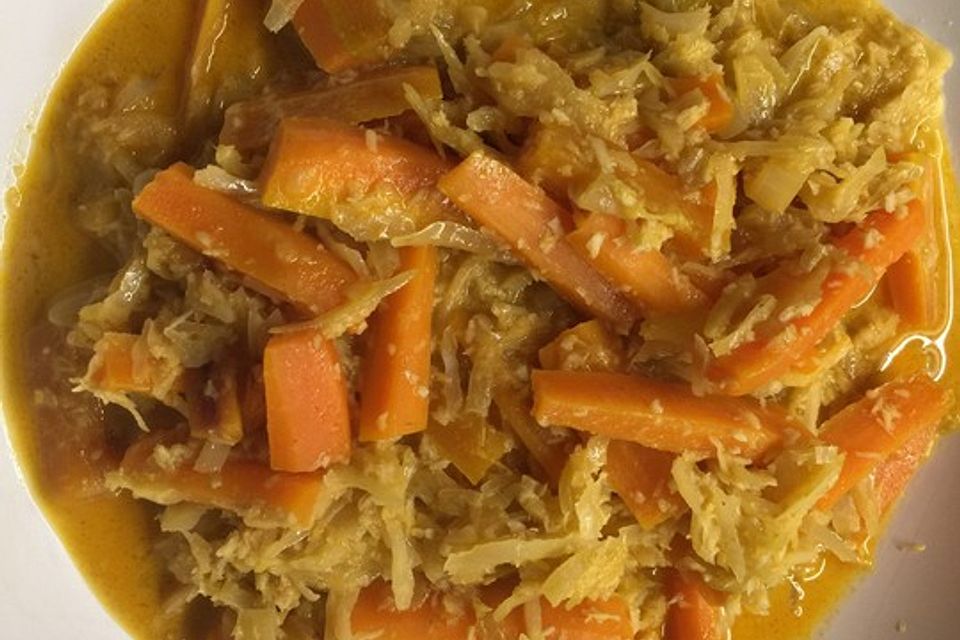 Curry-Kokos-Möhren-Kraut