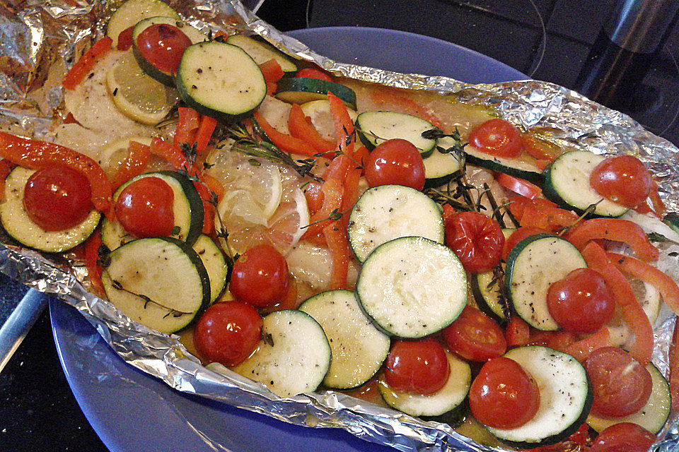 Viktoriabarschfilet mit mediterranem Gemüse