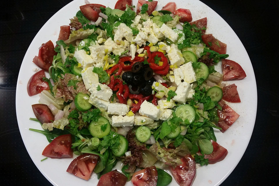 Griechischer Bauernsalat mit Feta