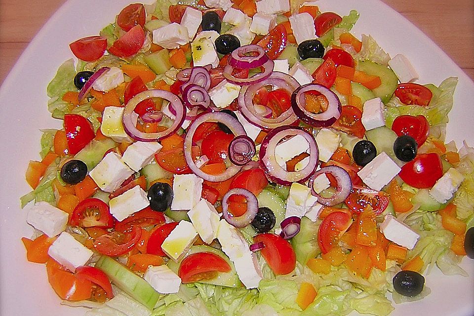 Griechischer Bauernsalat mit Feta