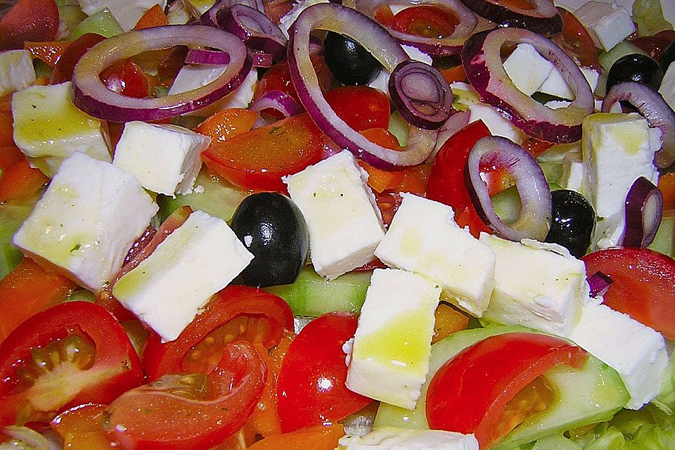 Griechischer Bauernsalat mit Feta