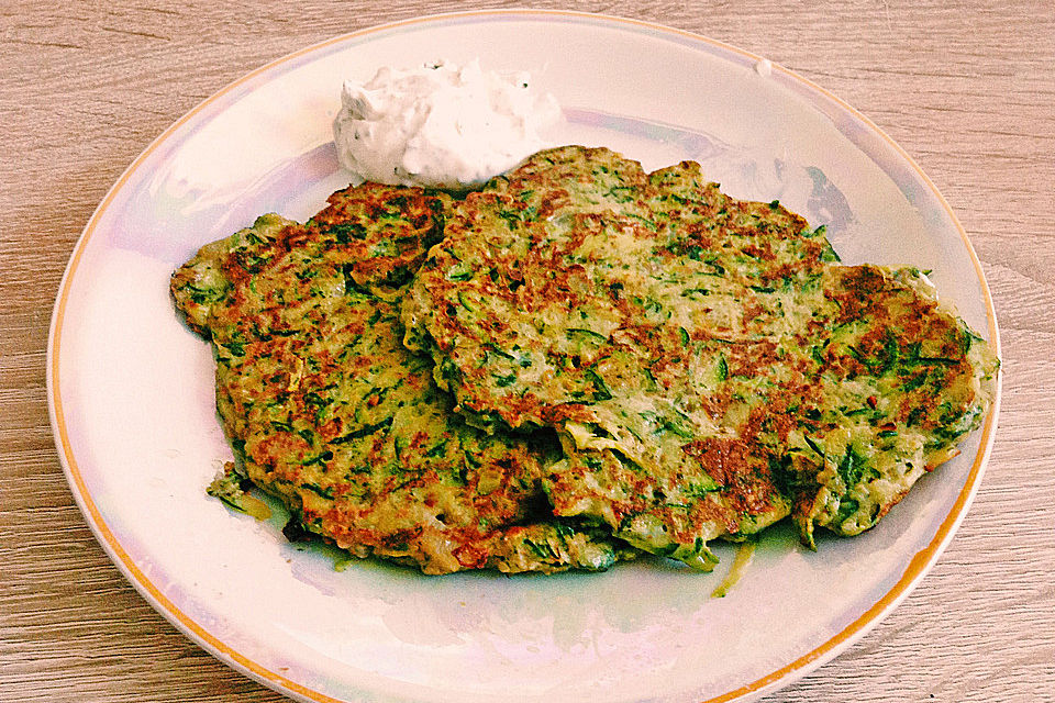 Zucchini-Sonnenblumenkernbratlinge