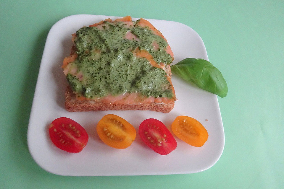 Heißes Lachs-Sandwich