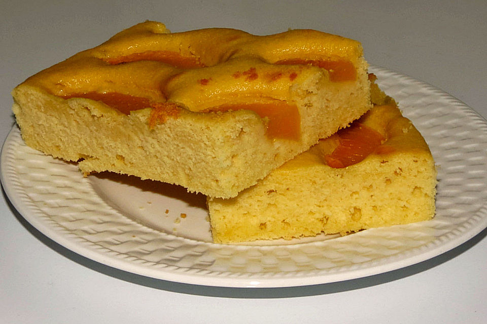 Blechkuchen mit Eierlikör