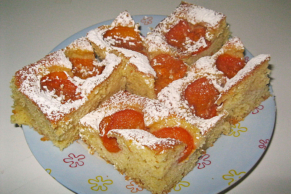 Blechkuchen mit Eierlikör