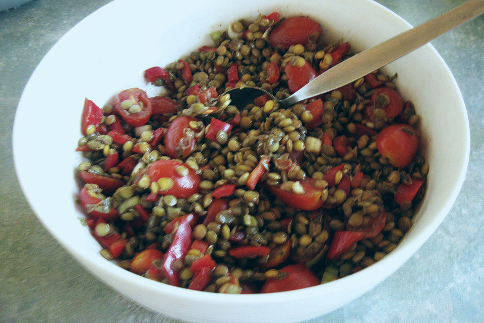 Linsensalat mit Tomaten