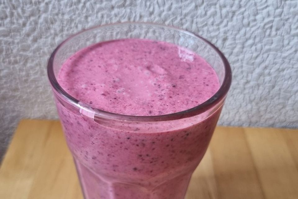 Sommerlicher Früchtesmoothie