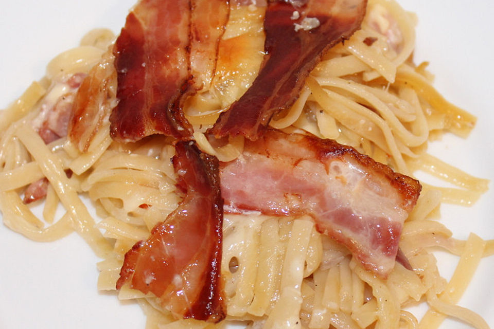 Spaghettiauflauf mit Speck