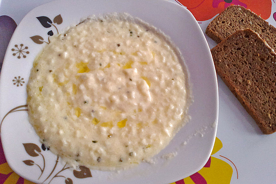 Türkische Joghurtsuppe