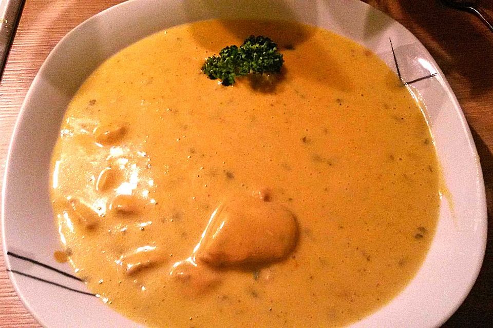 Feine Kartoffelsuppe mit Curry