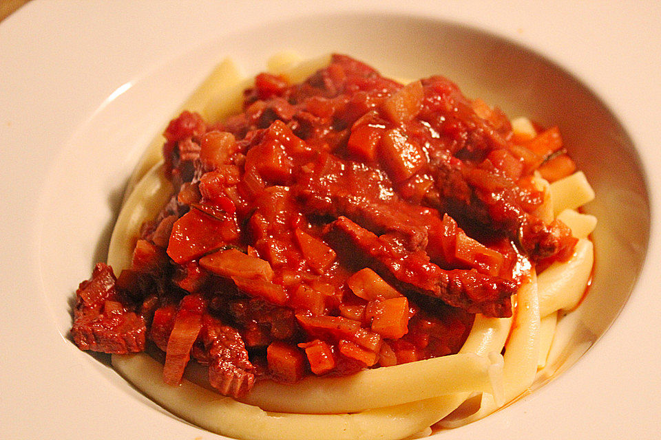 Pasta mit Rindfleisch-Tomatensauce