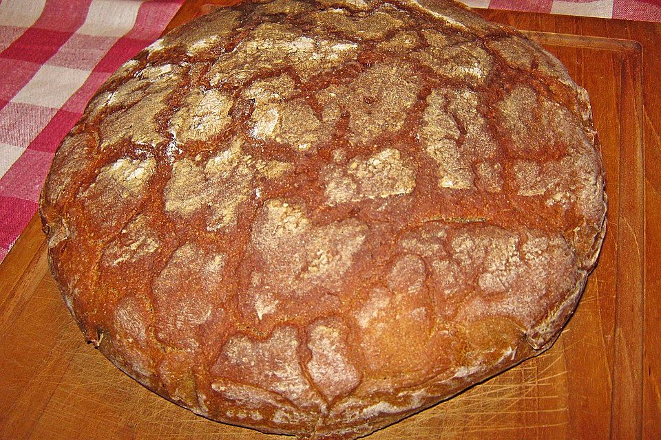 Krustiges Roggenbrot