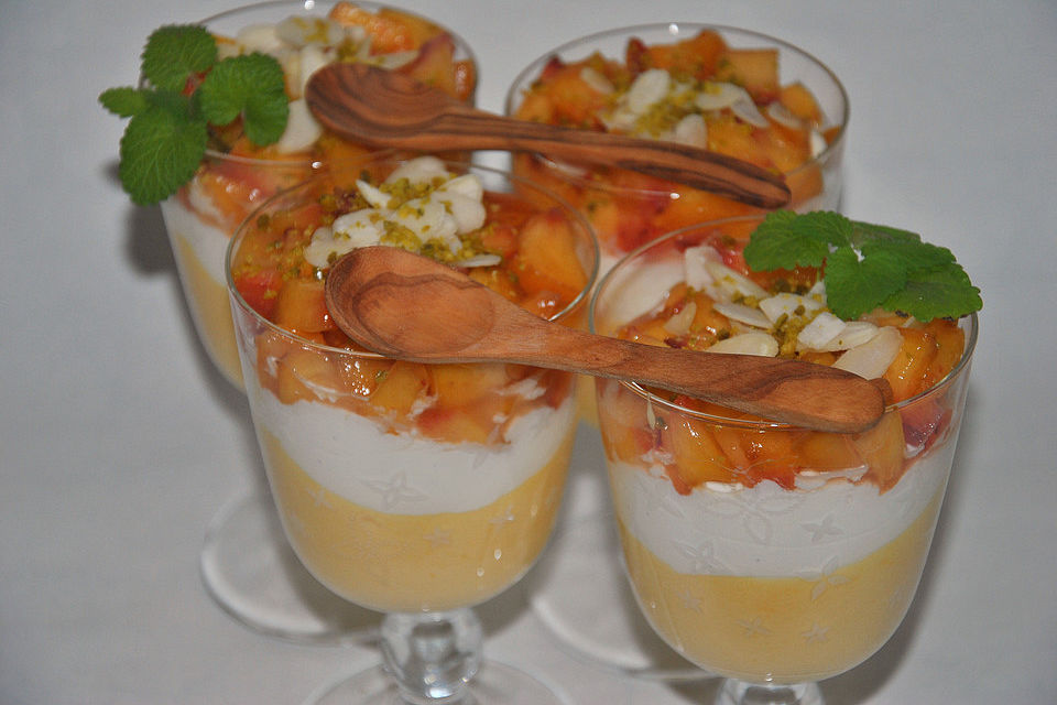 Aprikosen-Sauerrahm-Dessert