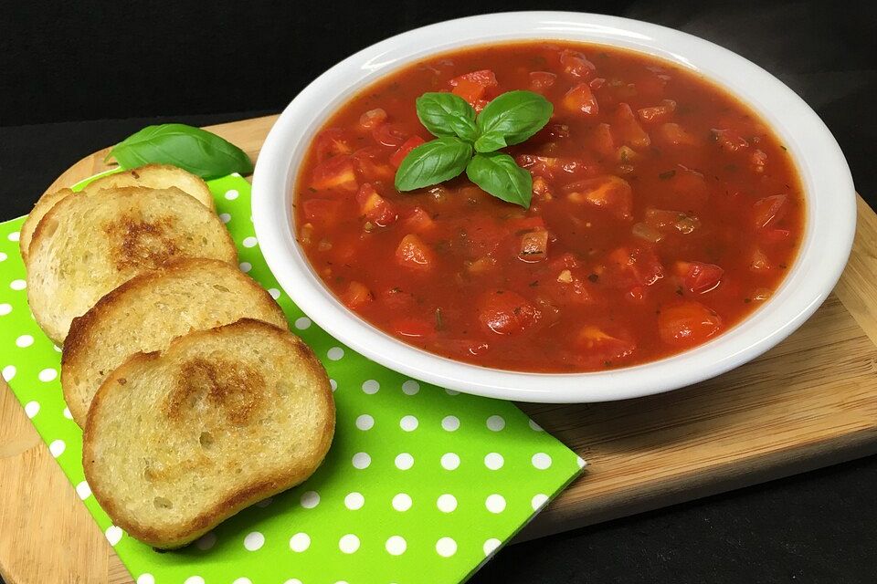 Schnelle Tomaten-Paprika-Suppe