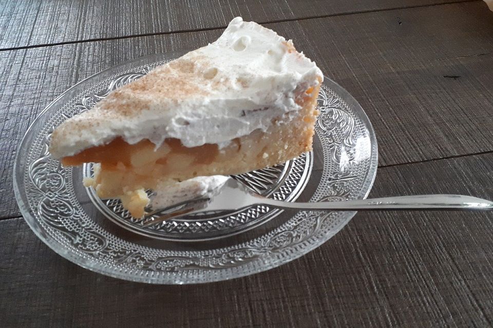 Apfelkuchen mit Zimt - Sahnehaube