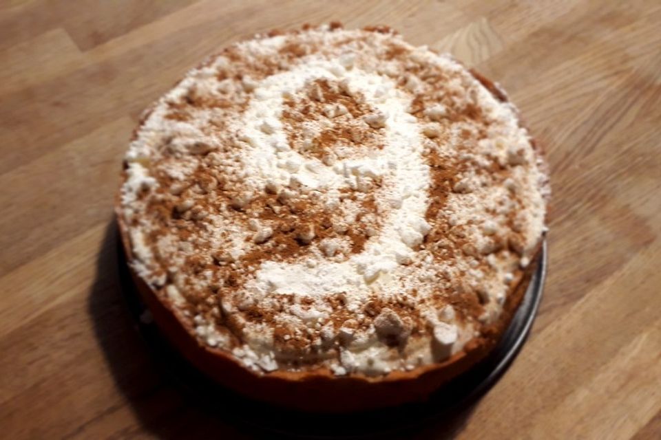 Apfelkuchen mit Zimt - Sahnehaube