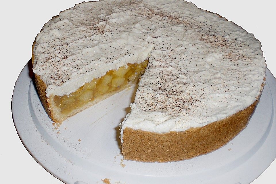 Apfelkuchen mit Zimt - Sahnehaube