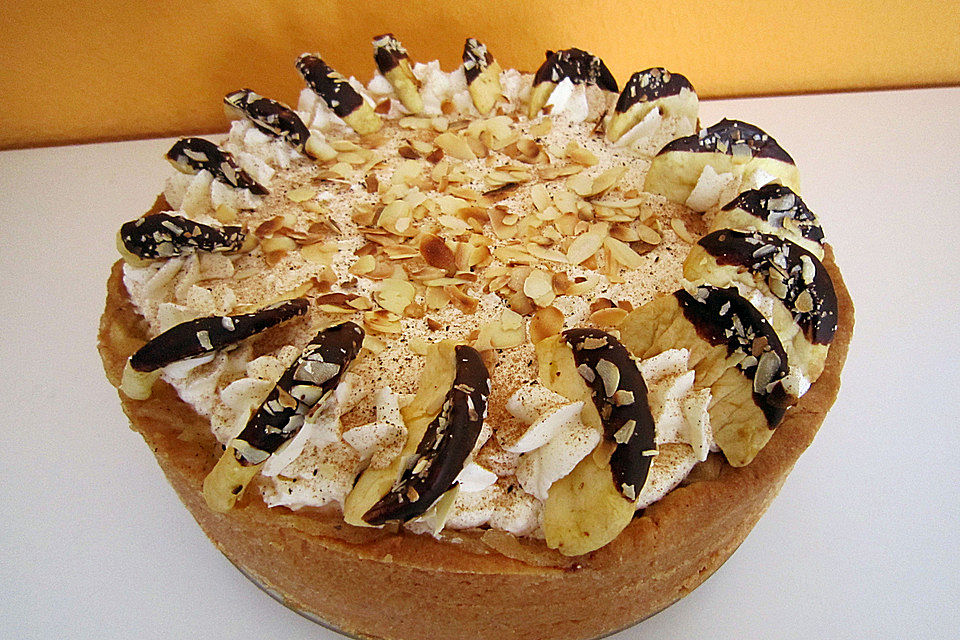 Apfelkuchen mit Zimt - Sahnehaube