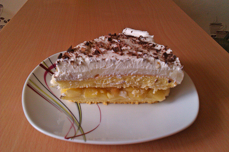 Apfelkuchen mit Zimt - Sahnehaube